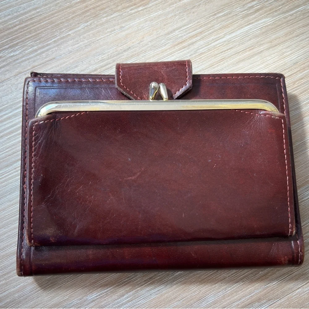 Princess Gardner Vintage Burgundy Leather Wallet Clutch Kiss Lock